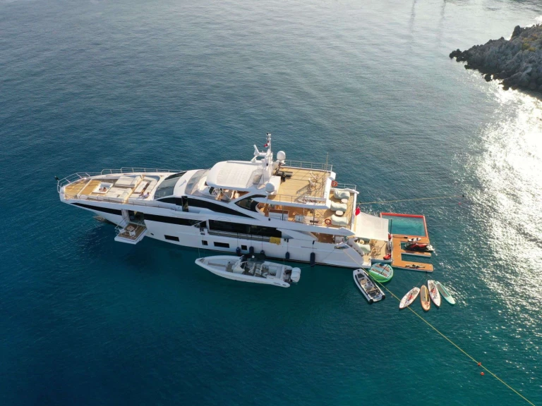 Charter a Azimut LOVE T in Greece on Samboat