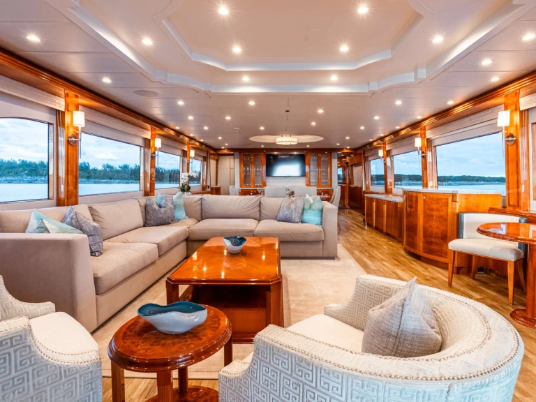 Luxury Yacht hire in Nassau - Hargrave BRANDI-WINE