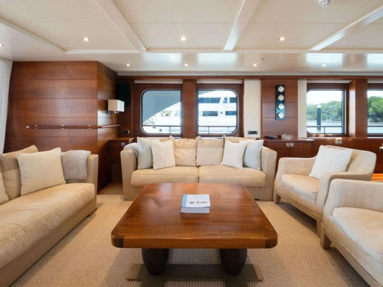 Luxury Yacht to hire Cairns at the best price