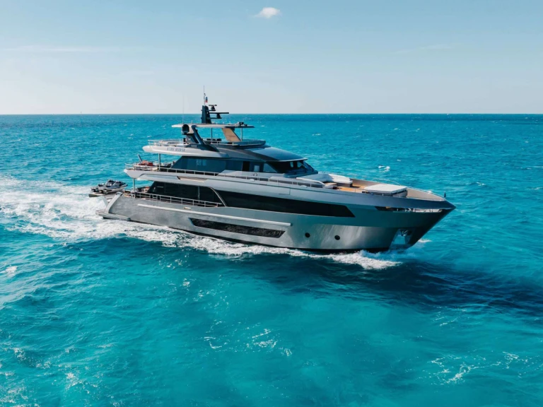 Hire Luxury Yacht with or without skipper Ocean alexander Bahamas