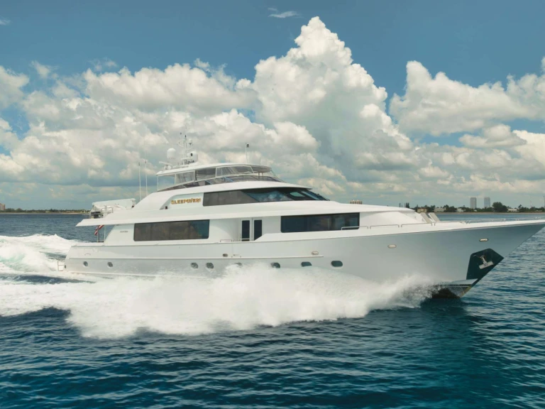 Yacht hire Fort Lauderdale cheap SLEEPOVER