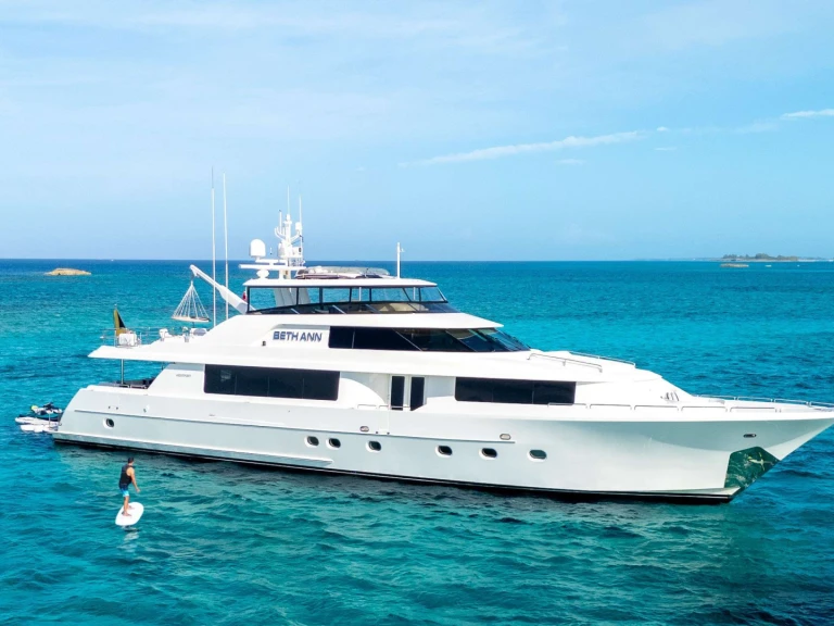 Charter a Westport BETH ANN in New England on Samboat