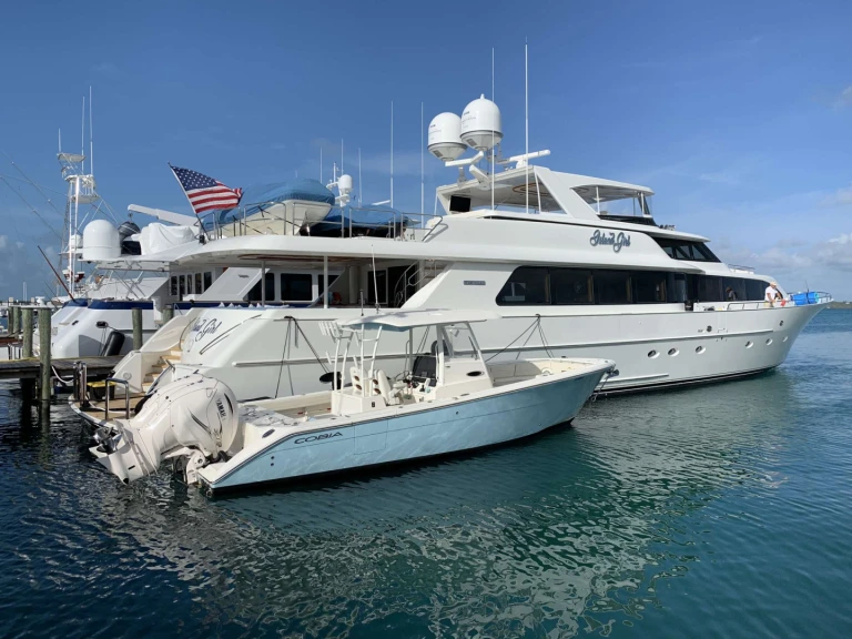 Hire Luxury Yacht Westport with a boat licence