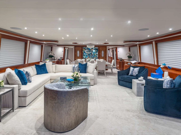 Hire Luxury Yacht with or without skipper Westport Nassau
