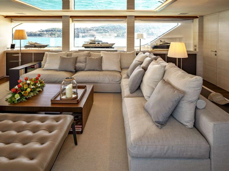 Hire Luxury Yacht with or without skipper San Lorenzo La Spezia