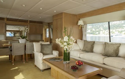 Luxury Yacht to hire Antibes at the best price