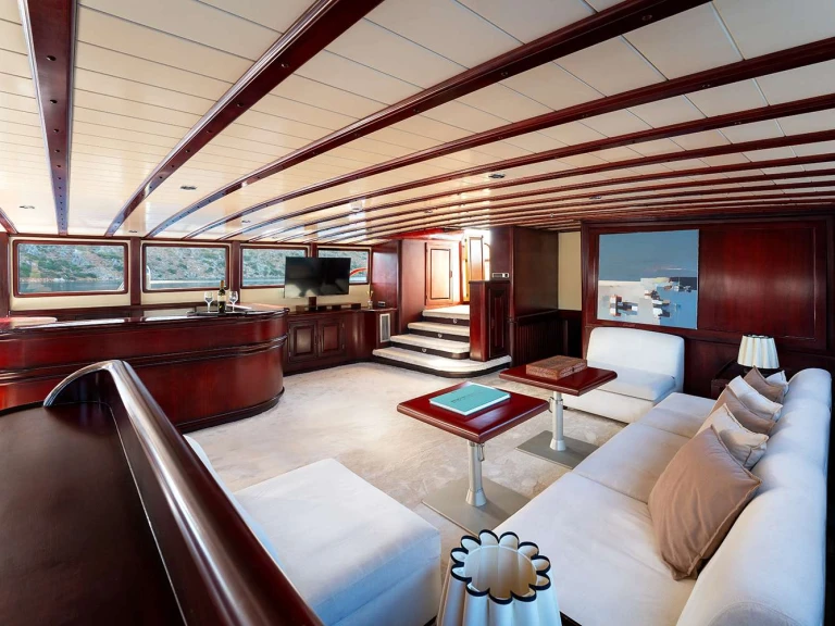 Luxury Yacht to hire Göcek at the best price