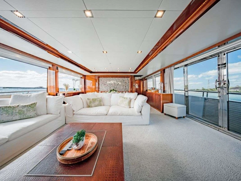 Charter a Princess, UK BEACHFRONT II in Nassau on Samboat