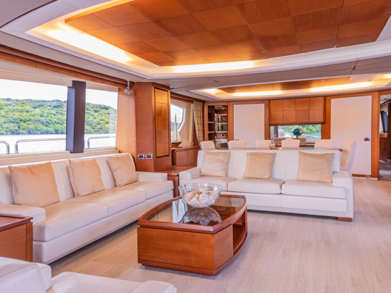 Charter a Azimut CAMY ED in Costa Rica on Samboat