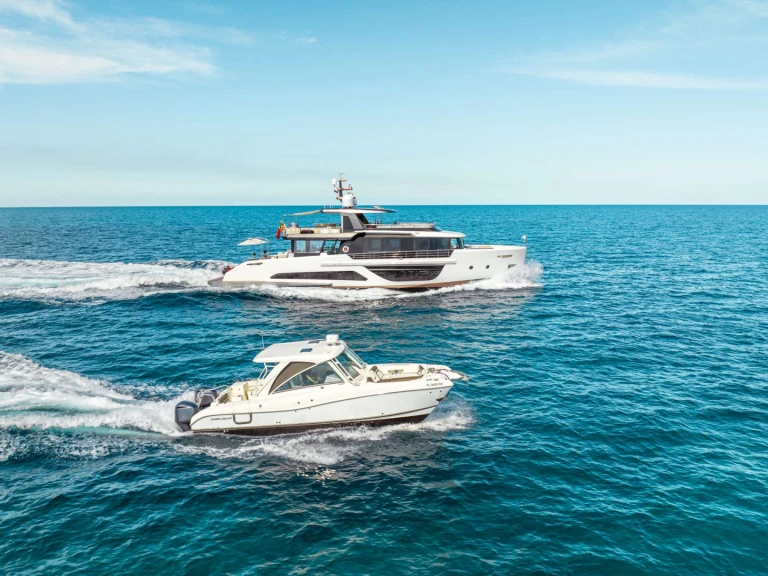 Hire Luxury Yacht Alpha Marine with a boat licence