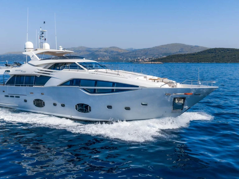 Hire Luxury Yacht Ferretti with a boat licence