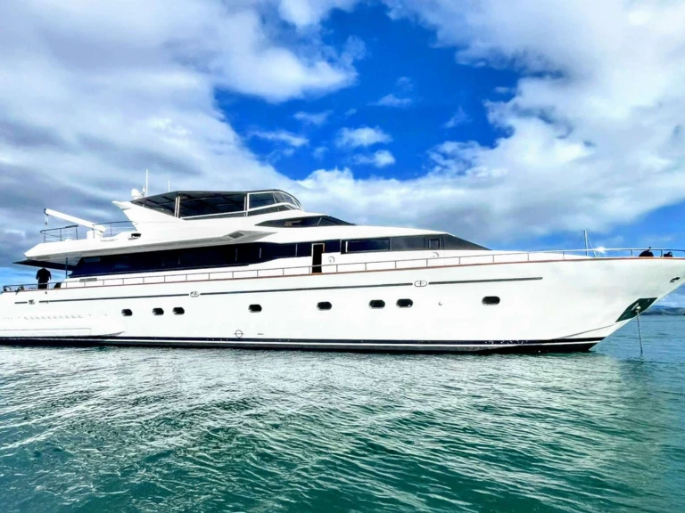 Charter a Falcon LIBERTE in Auckland on Samboat