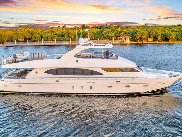 Luxury Yacht hire in Nassau - Hargrave Dream On