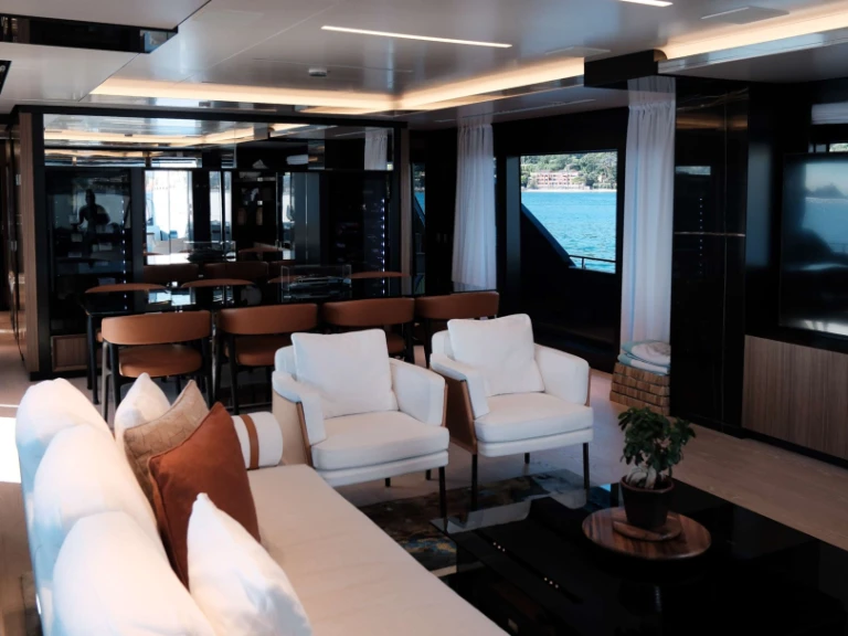 Charter a Riva ICONA in Mandelieu-la-Napoule on Samboat