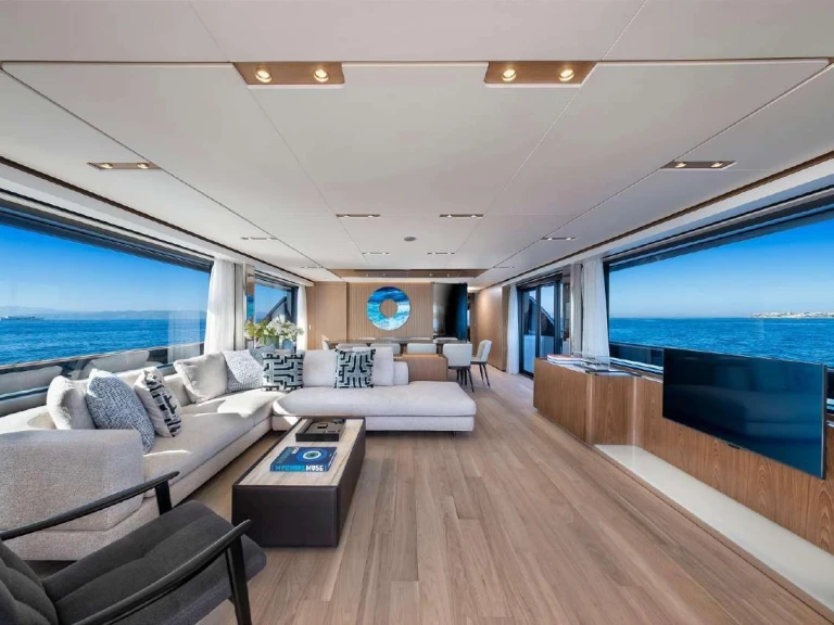 Charter a Ferretti IANASSA in Athens on Samboat