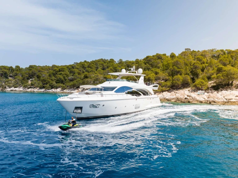 Hire a Azimut Koukles Athens