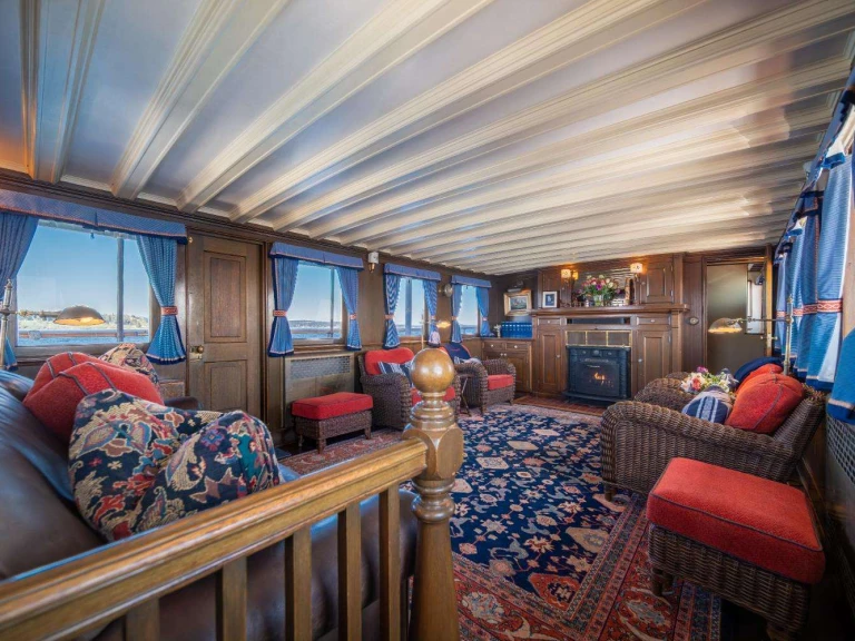 Charter a Custom BLUE PETER in Seattle on Samboat
