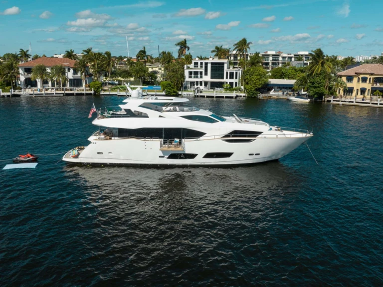 Hire Luxury Yacht Sunseeker with a boat licence