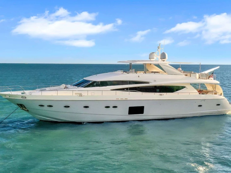 Yacht hire Bahamas cheap Current $ea