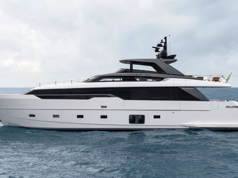Hire Luxury Yacht San Lorenzo with a boat licence