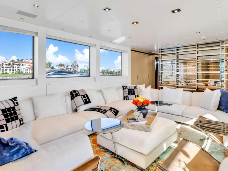Yacht hire Miami Beach cheap Astonish