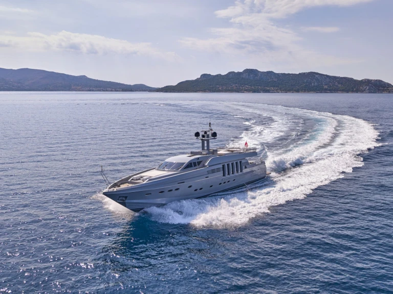 Hire Luxury Yacht with or without skipper Cantieri Nav Athens