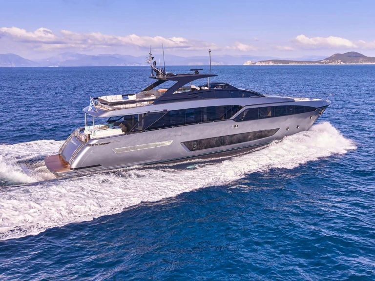 Luxury Yacht hire in Athens - Riva MENANGIO X