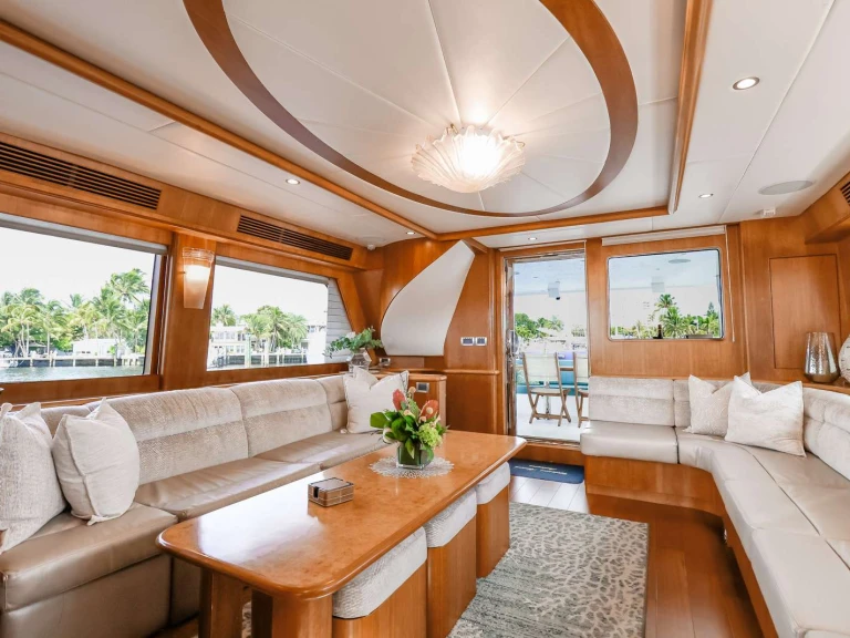 Charter a Symbol Yachts ANDIAMO in Fort Lauderdale on Samboat