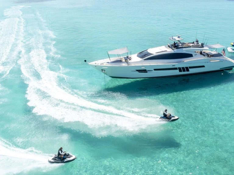 Hire a Lazzara NEW LIFE Nassau
