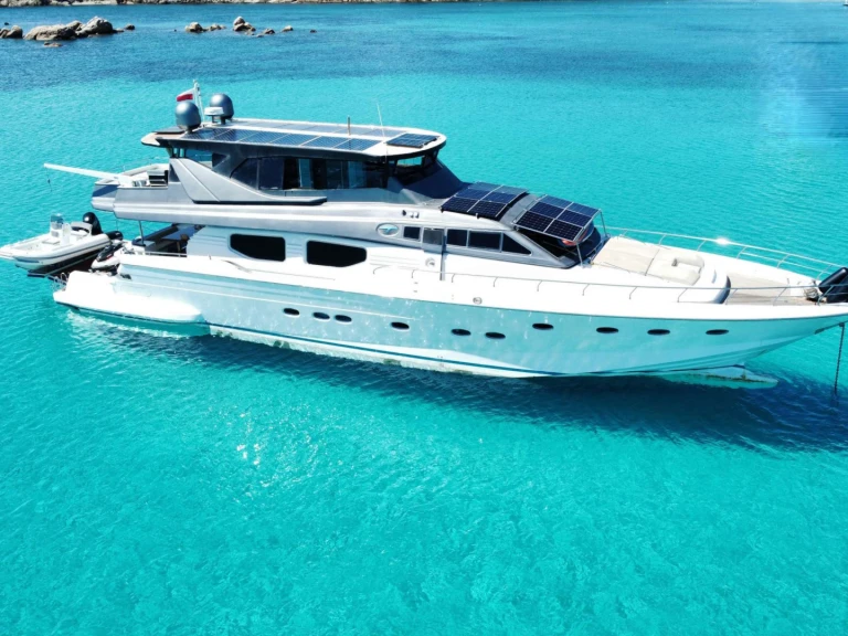 Hire Luxury Yacht with or without skipper Posillipo technema  Cannigione
