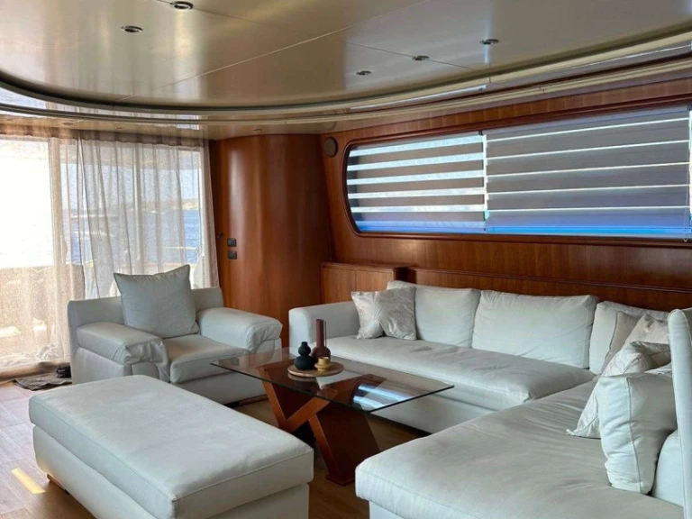 Charter a Falcon ILLYA F in Mykonos (Island) on Samboat