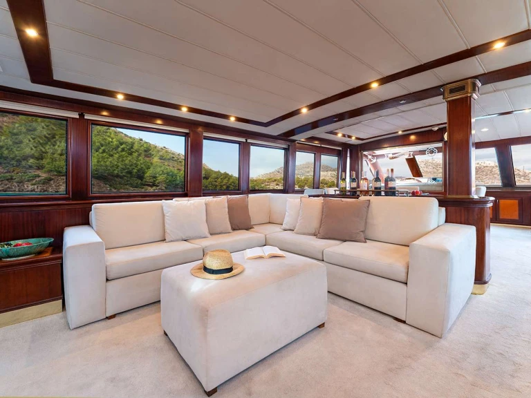 Charter a Mengi-Yay Tuzla Caneren in Göcek on Samboat