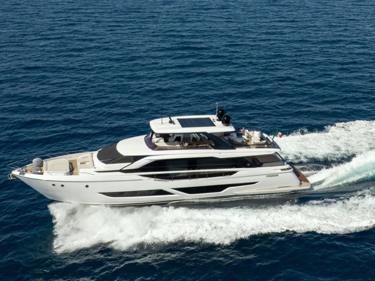Luxury Yacht to hire Castellammare di Stabia at the best price