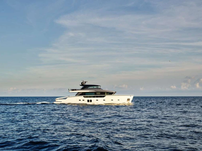 Luxury Yacht hire in Santa Venera-Portosalvo - San Lorenzo LUAR