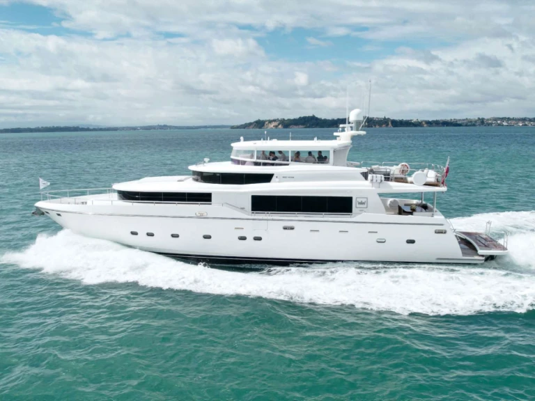 Luxury Yacht hire in Auckland - Johnson WW
