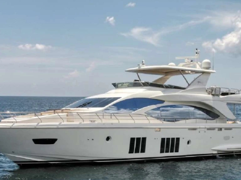Yacht hire Miami cheap 86  Italian Yacht 
