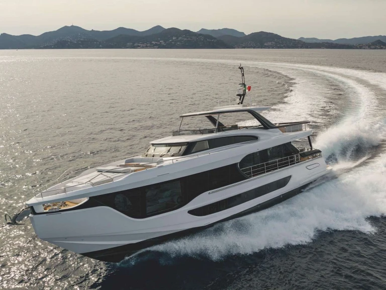 Luxury Yacht hire in Podstrana - Azimut First Horizon