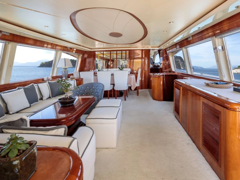 Luxury Yacht to hire Greece at the best price