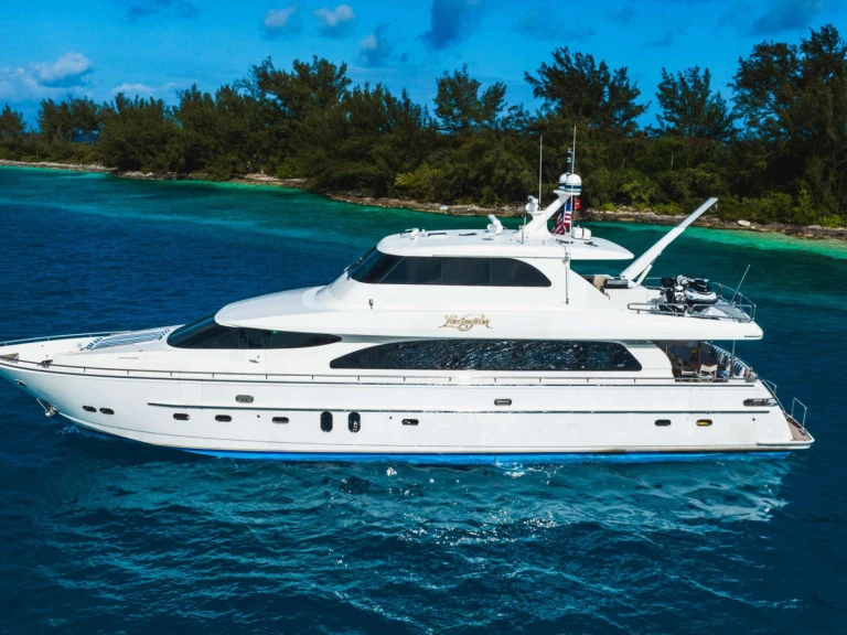 Luxury Yacht hire in New England - Horizon Lexington