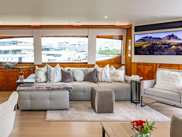 Hire Luxury Yacht with or without skipper Hatteras Old Saybrook