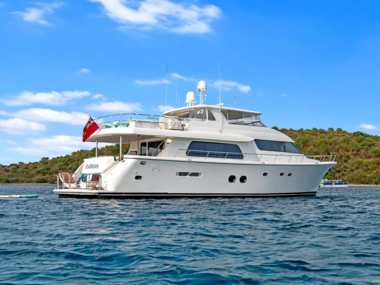 Luxury Yacht to hire Saint Thomas Island at the best price