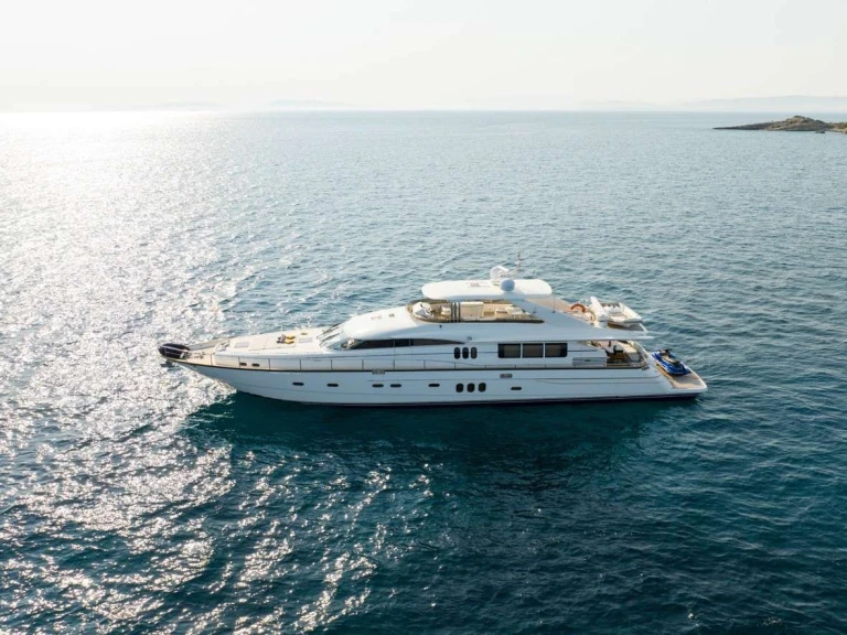 Yacht charter Piraeus - Princess, UK GEKTOR on SamBoat
