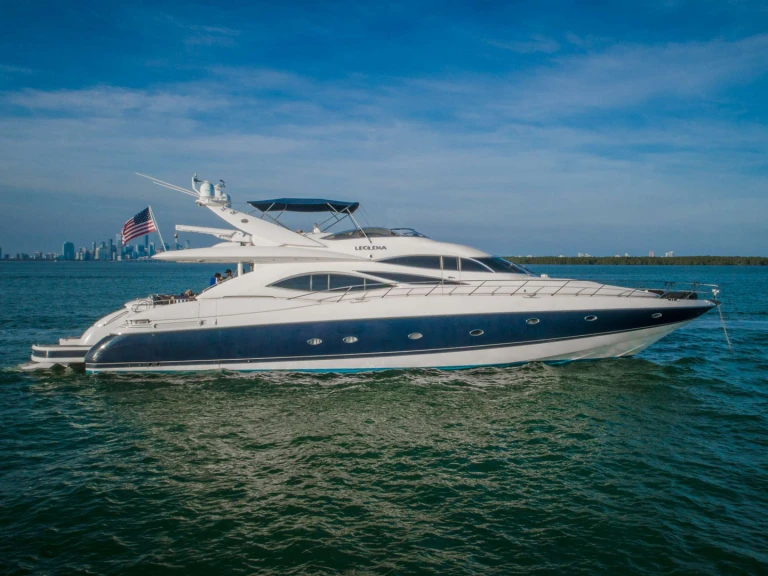 Hire Luxury Yacht Sunseeker with a boat licence