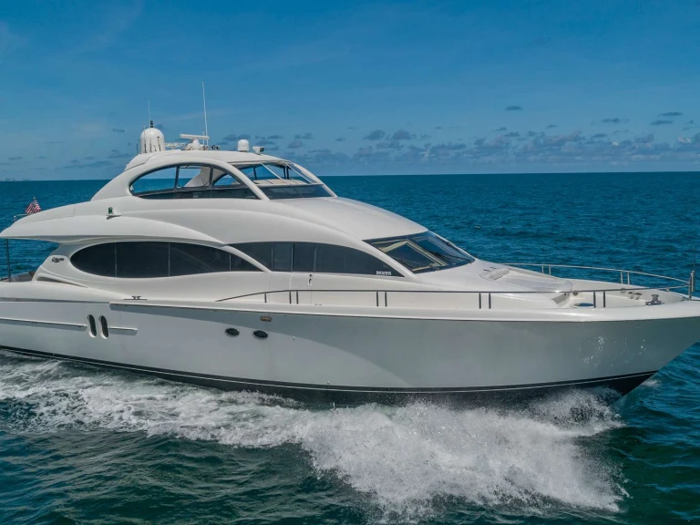 Luxury Yacht to hire Miami at the best price
