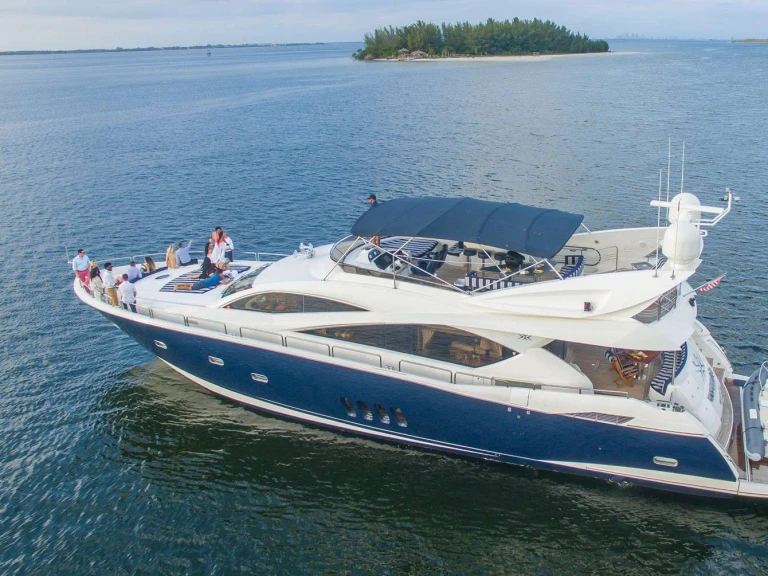 Hire Luxury Yacht Sunseeker with a boat licence