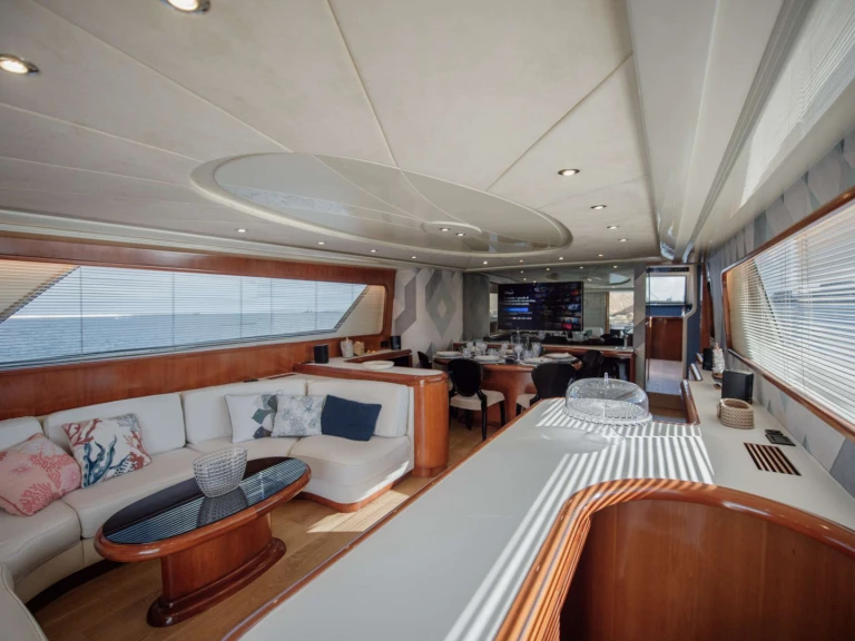 Luxury Yacht to hire Gouvia at the best price