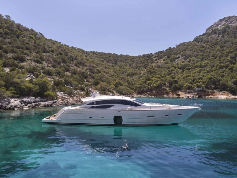 Hire Luxury Yacht with or without skipper Pershing Greece