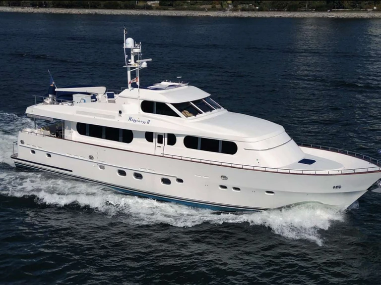 Luxury Yacht to hire Victoria at the best price