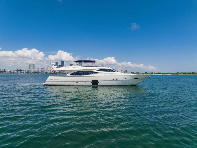 Yacht charter Miami - Ferretti Destiny on SamBoat