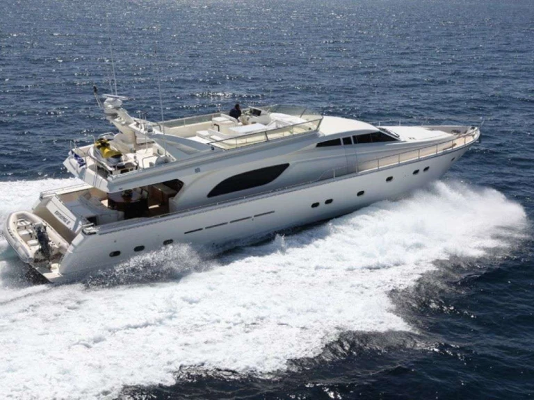 Luxury Yacht to hire Corfu at the best price